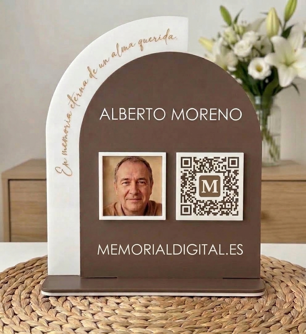 Placa conmemorativa de metacrilato con foto y código QR